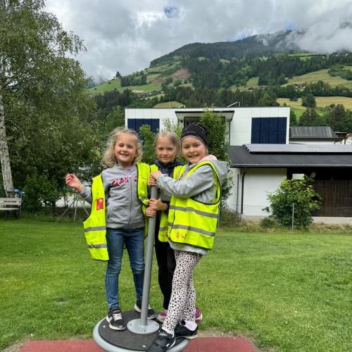 Turnstunde im Freien 1b