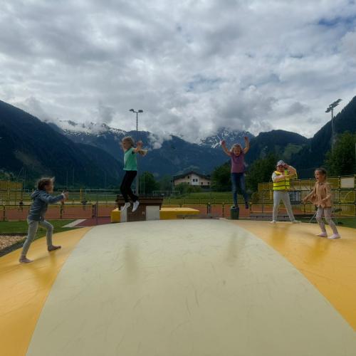 Turnstunde im Freien 1b