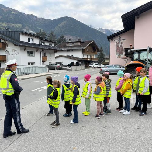 Polizeibesuch in der 2a und 2b 2024