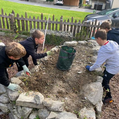 4a im Kräutergarten