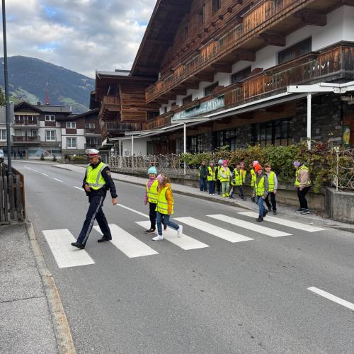 Polizeibesuch in der 2a und 2b 2024