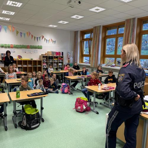 Polizeibesuch in der 2a und 2b 2024