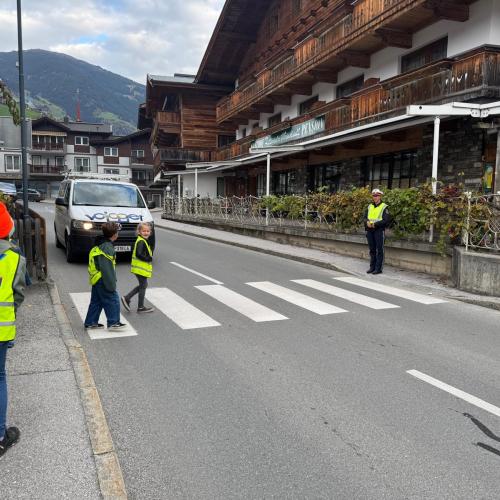 Polizeibesuch in der 2a und 2b 2024