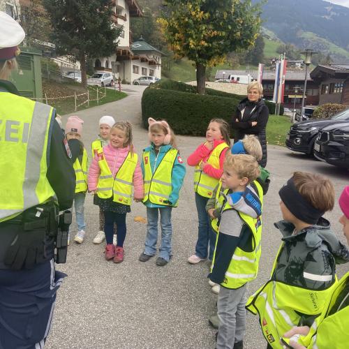 Polizeibesuch in der 1a 2024