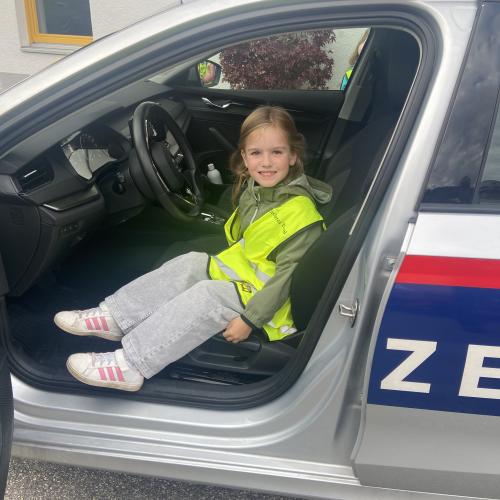 Polizeibesuch in der 1a 2024