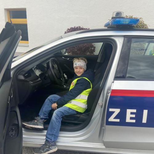 Polizeibesuch in der 1a 2024
