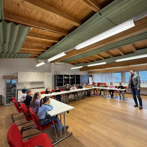 Gemeindebesuch 3a, 3b