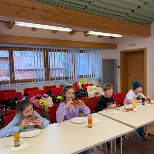 Gemeindebesuch 3a, 3b