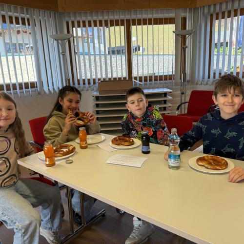 Gemeindebesuch 3a, 3b