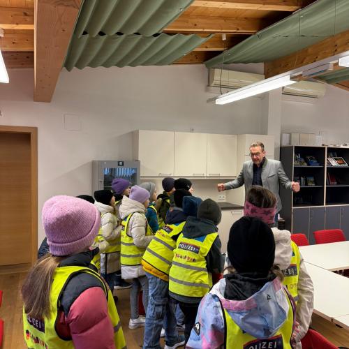 Gemeindebesuch 3a, 3b