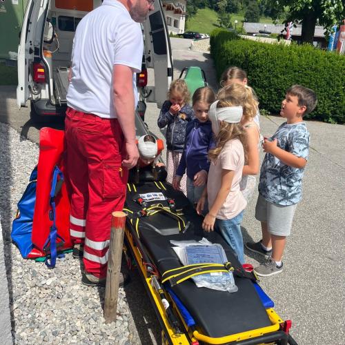 Besuch der Rettung 2a