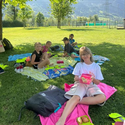 Schwimmbadbesuch 2b 2025