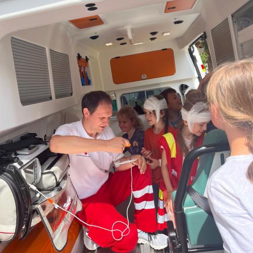 Besuch der Rettung 2a