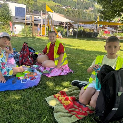 Schwimmbadbesuch 2b 2025