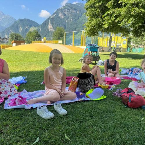 Schwimmbadbesuch 2b 2025