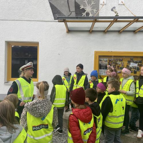 Polizeibesuch 2a 2025
