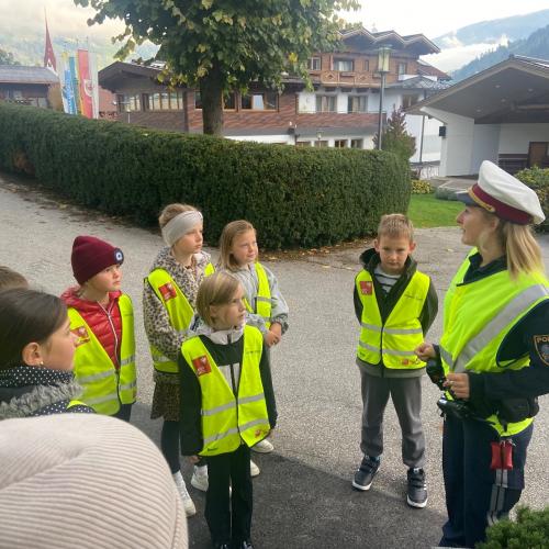 Polizeibesuch 2a 2025