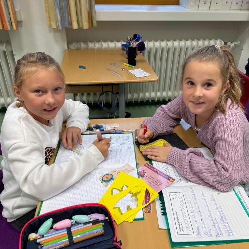 Halloween Stationsbetrieb 4b 2025