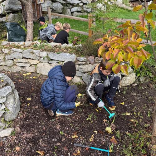 Radfahrübung und Kräutergarten 4a 2025