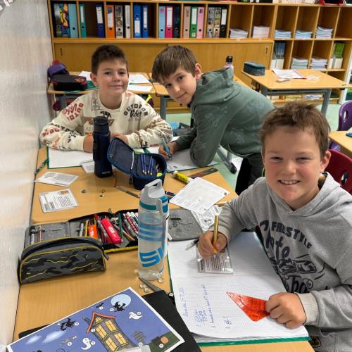 Halloween Stationsbetrieb 4b 2025