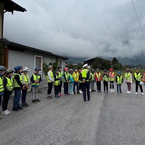 Radfahrübung und Kräutergarten 4a 2025