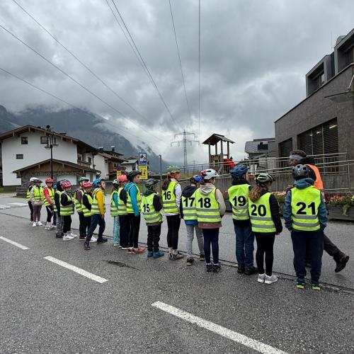 Radfahrübung und Kräutergarten 4a 2025