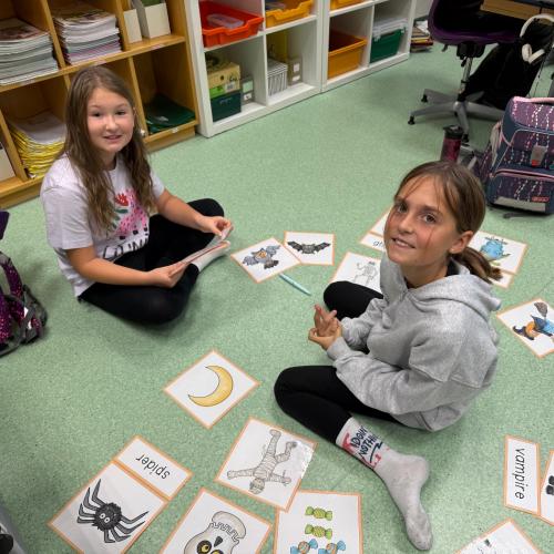 Halloween Stationsbetrieb 4b 2025