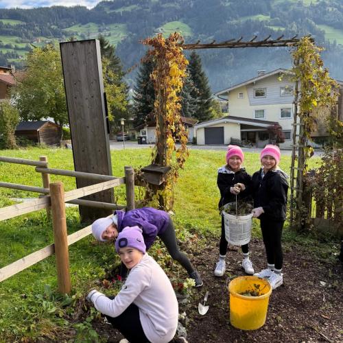 Radfahrübung und Kräutergarten 4a 2025