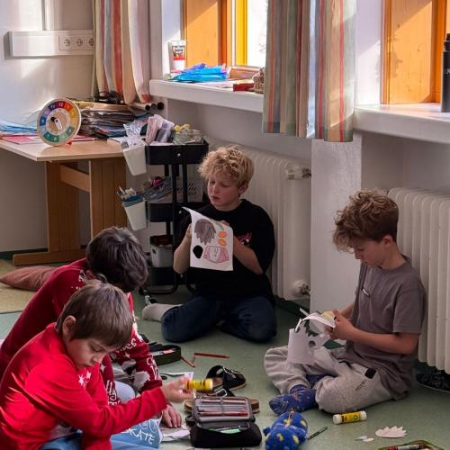 Weihnachtlicher Stationsbetrieb 2025