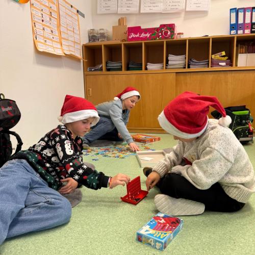 Weihnachtlicher Stationsbetrieb 2025
