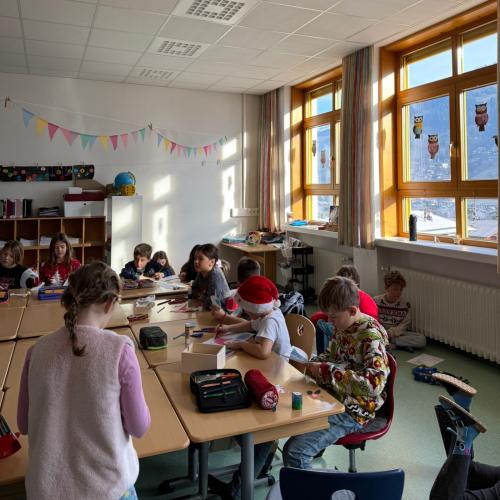 Weihnachtlicher Stationsbetrieb 2025