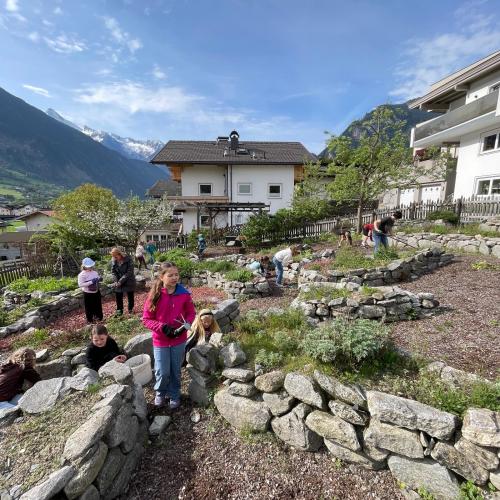 Besuch im Kräutergarten 2ab 2026