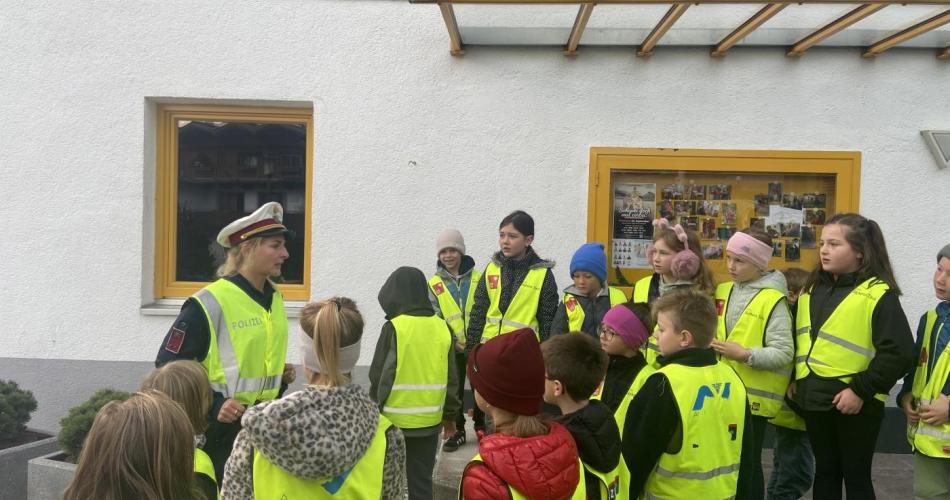 Polizeibesuch 2a 2025